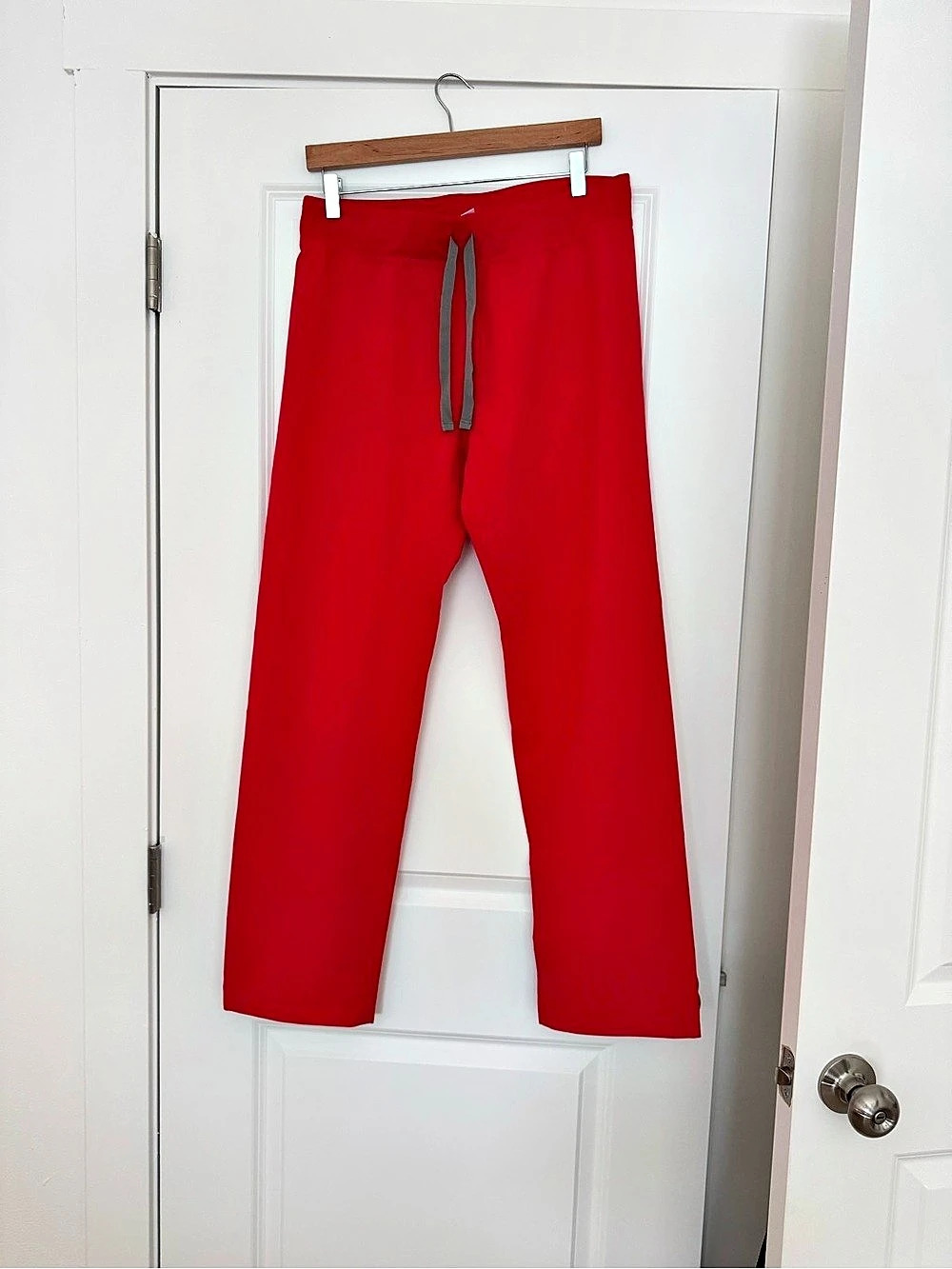 Red Figs Pop Red scrubs size Medium